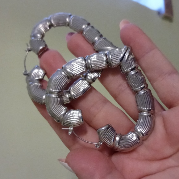 Women's 3" bamboo heart hoop earrings hollow in make silver in color - Picture 2 of 6